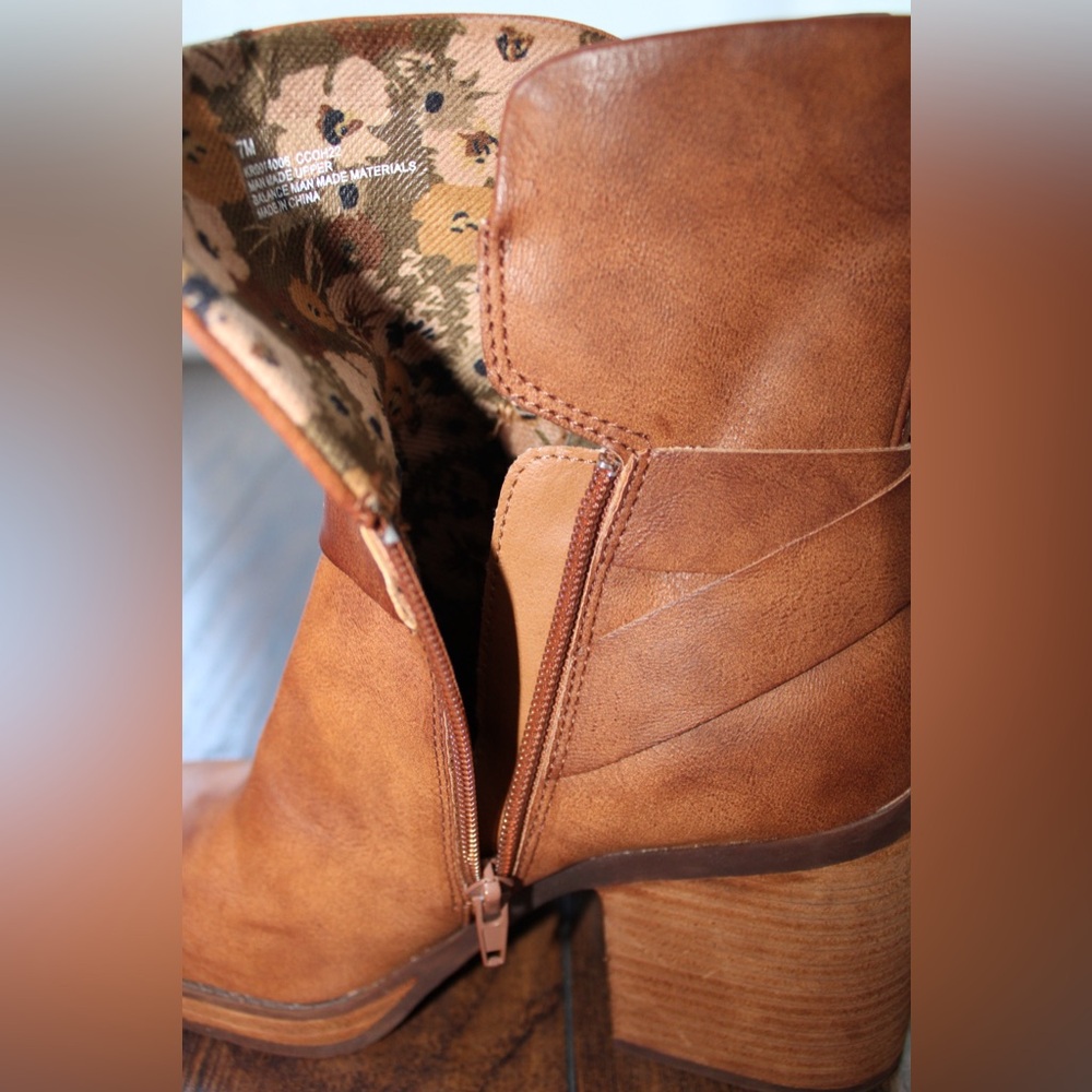 KORKS Marci II Brown Tan Block Heel Boots - Picture 8 of 14
